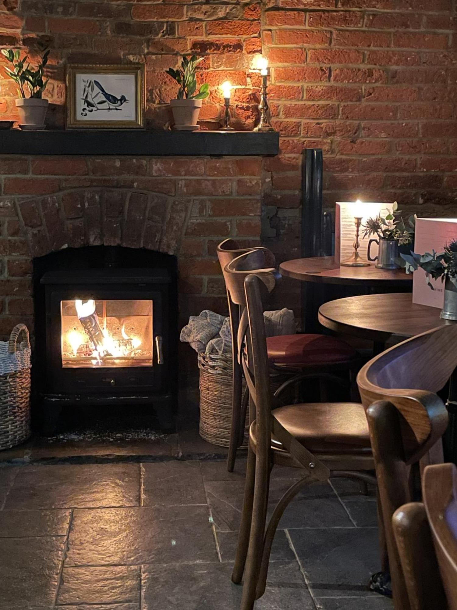 The Plume Of Feathers Farnham  Exterior foto